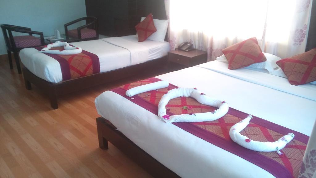 Hotel Center Lake โพคารา ภายนอก รูปภาพ